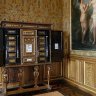 Chenonceau - le Salon François 1er  - Cabinet italien du XVIe siècle, incrusté de nacre et d'ivoire qui fut offert en présent de mariage à François II (fils aîné de Catherine de Médicis et Henri II) et Marie Stuart
