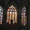 Eglise Saint Germain de Pleyben - les vitraux du chœur : le vitrail central (fin XVIème) représente la Passion du Christ. 