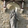 La Baule - Vierge à l'Enfant sur façade latérale de la villa Ker Vary