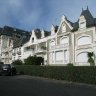 La Baule - Les belles villas qui jouxtent l'hôtel Hermitage sur l'esplanade Lucien Barrière