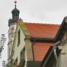 Le beffroi du Rathaus vu de Pfaffleingasschen. De la galerie, on admire la vue sur les toits de la vieille ville et les remparts.