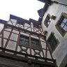 Puit de lumière et façades médiévales dans les Historiengewölbe